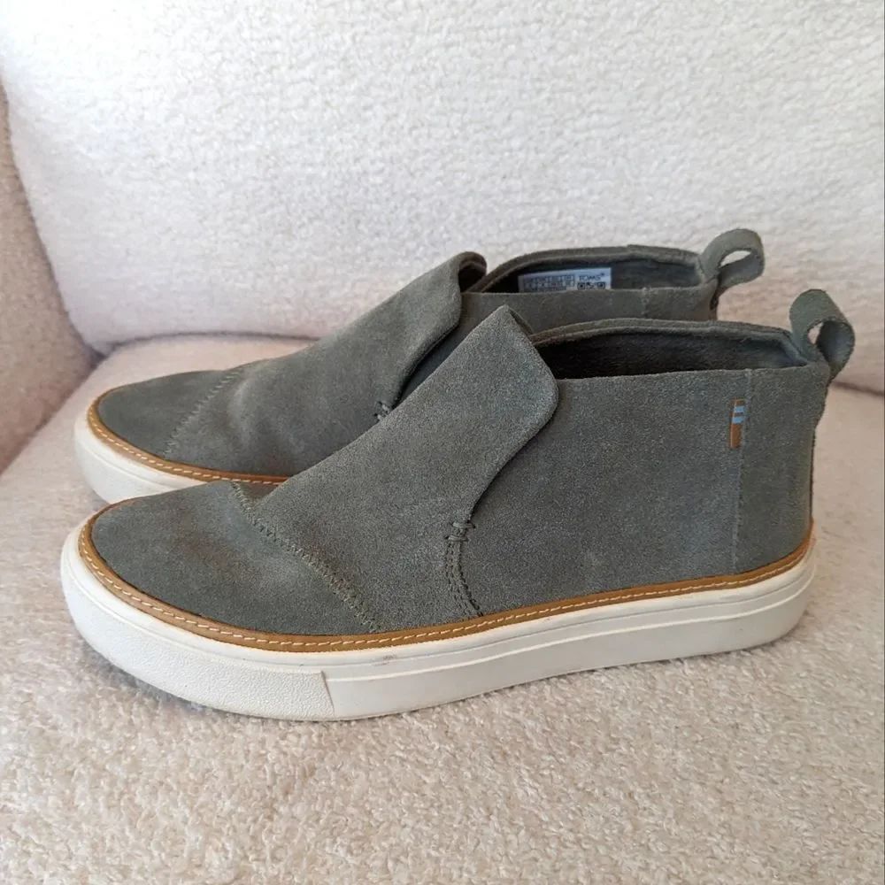TOMS WOMENS PAXTON SHOES vetiver gray suede slip ons